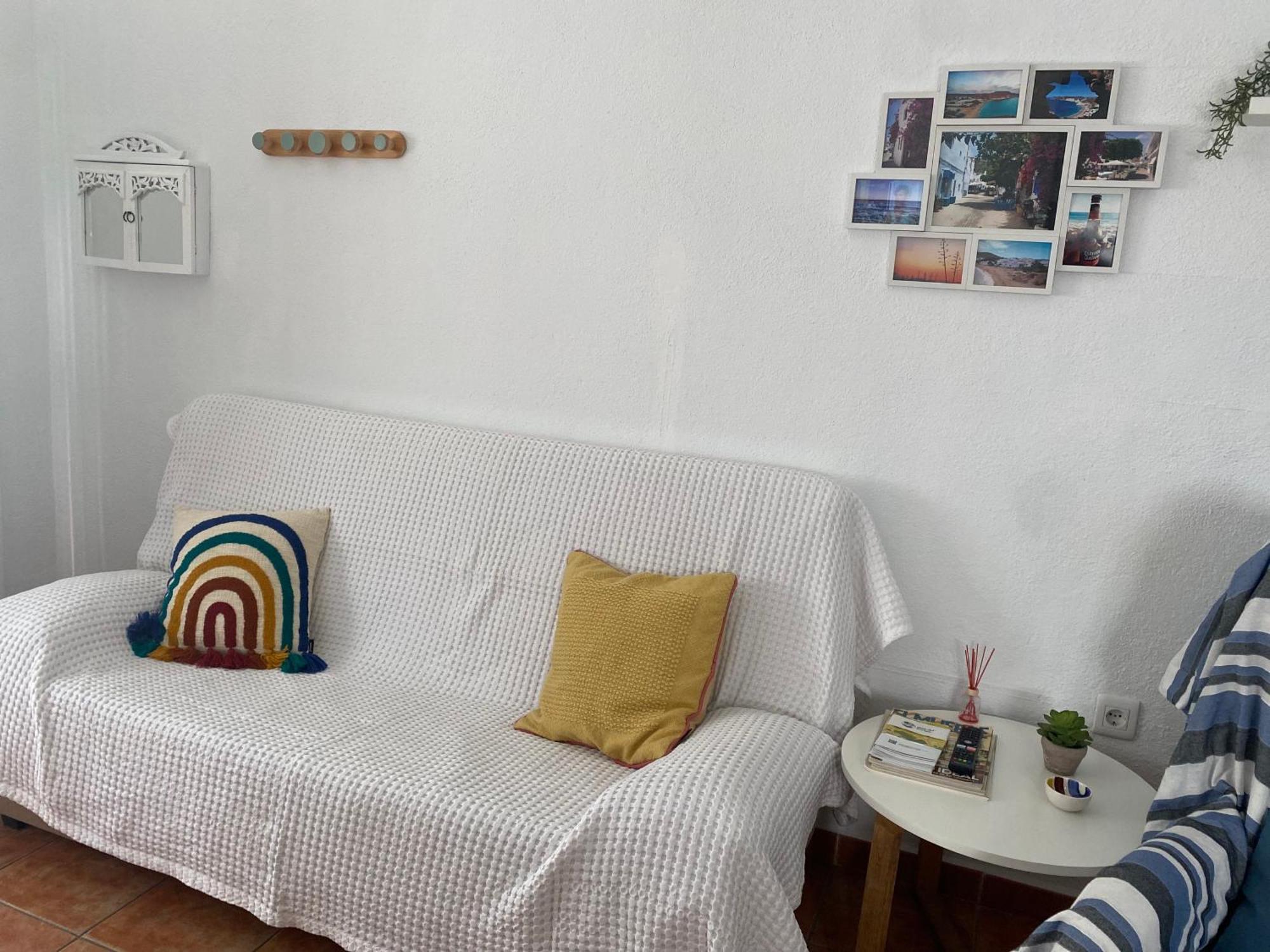 Casa Del Pez Vivienda A Pie De Calle En Agua Amarga A 250 Metros De La Playa Экстерьер фото